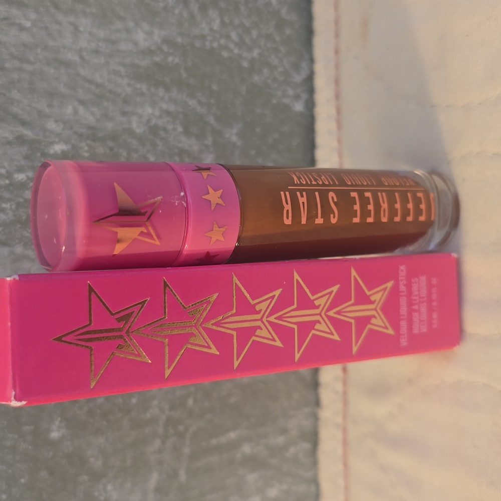 Jeffree Star Velour Liquid Lipstick in Plastic Surgery Shade - Picture 2 of 4